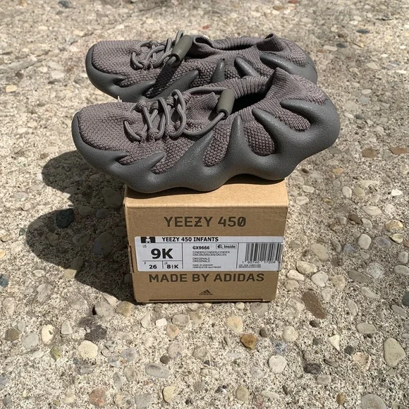 NEW Yeezy 450 Adidas “Cinder “ Size 9K (9C)